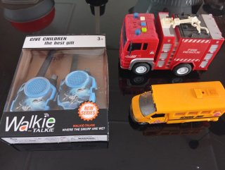 Lote walkie-talkies y vehículos de juguete
