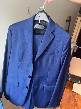 Traje como nuevo azul petróleo.