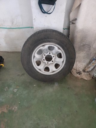 Rueda Nissan Terrano