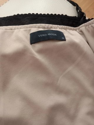 Top tirantes encaje Vero Moda negro