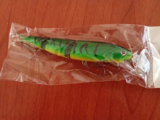 5 señuelos de pesca articulados