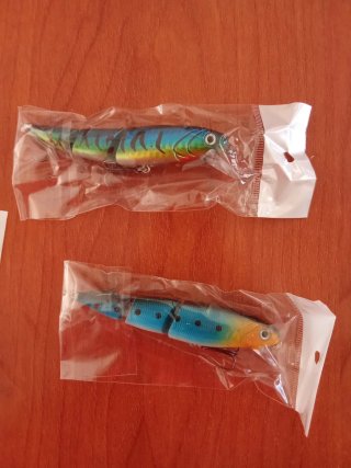 5 señuelos de pesca articulados