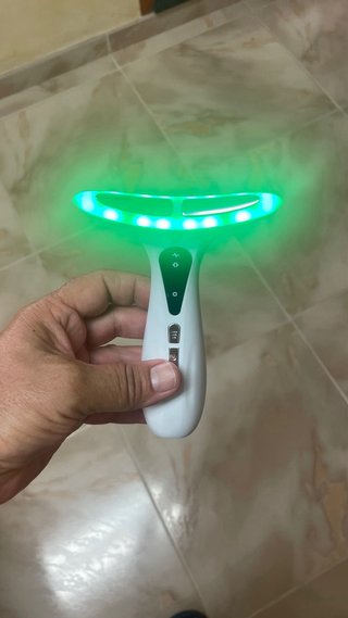 Masajeador Cuello EMS LED Lifting BlancoMulticolor
