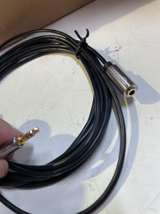 Cable Audio Extensión Amazon Basics 3.5mm