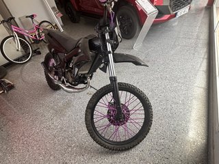 Derbi senda  X Trem