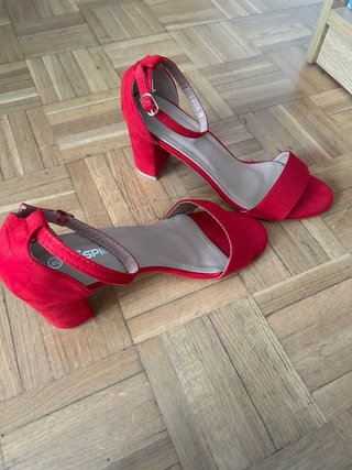 Sandalias de tacón rojas