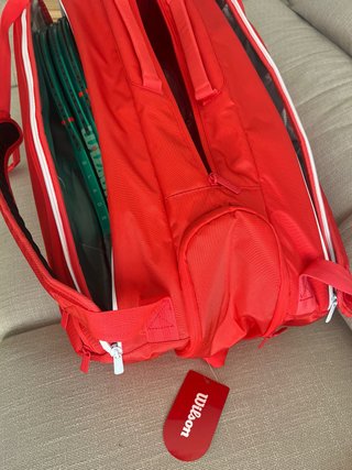 Raquetero Wilson Rojo Nuevo con etiqueta.