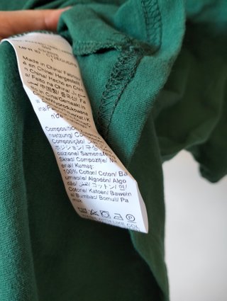 Camiseta básica de manga corta verde esmeralda