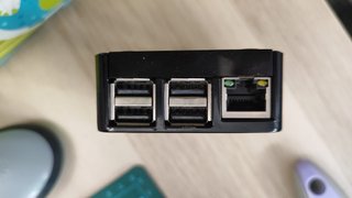 Raspberry Pi 3B con caja.