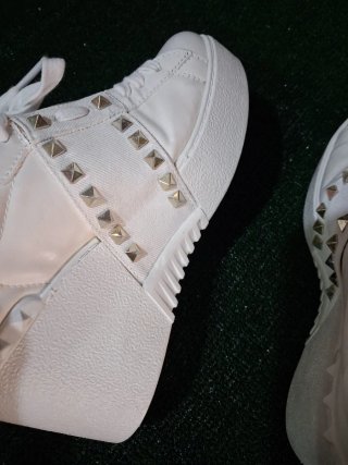 Sneakers Valentino Bianche Borchie