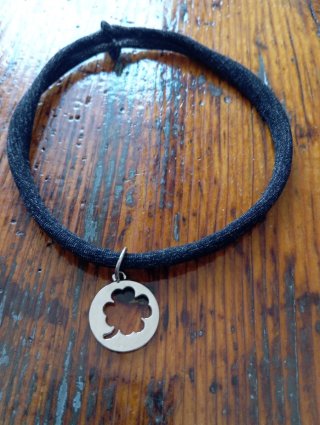 Collana/bracialetto/elastico capelli con ciondolo
