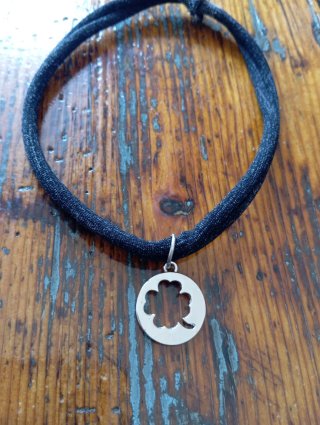 Collana/bracialetto/elastico capelli con ciondolo