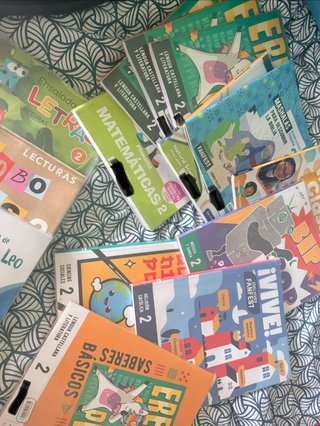Libros 2º Educación Primaria colegio Pablo VI