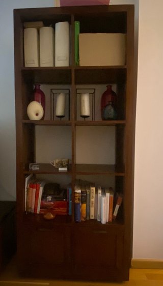 Estantería de madera de teka