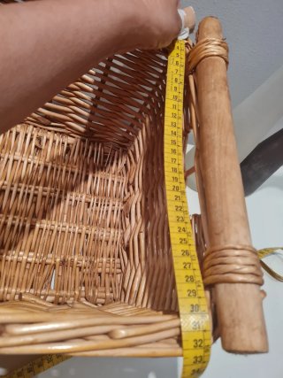 Cesto de mimbre con asas