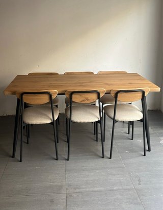 Mesa comedor industrial y 6 sillas