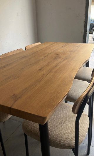 Mesa comedor industrial y 6 sillas