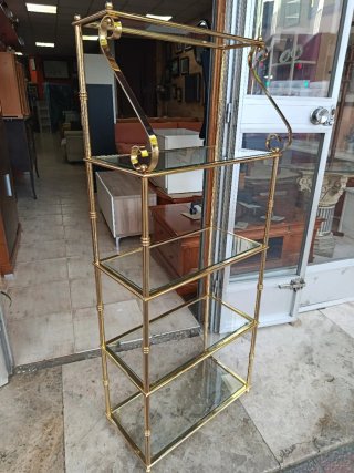 ESTANTERÍA DORADA