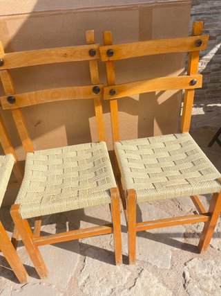 Mesa de comedor y 4 sillas