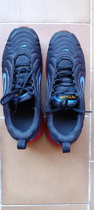 Zapatillas Nike Air Max 720 Negras y Rojas