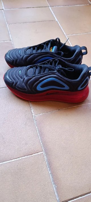 Zapatillas Nike Air Max 720 Negras y Rojas