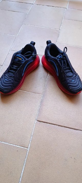 Zapatillas Nike Air Max 720 Negras y Rojas