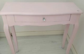 Mesita tocador rosa con cajón