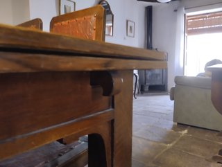 Mesa extensible antigua de madera maciza