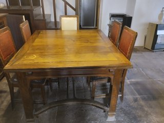 Mesa extensible antigua de madera maciza