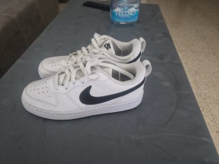 Nike Blancas impecable 39,regalo otro par,aprobe