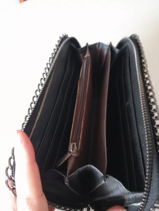 Portafoglio donna nero con catena