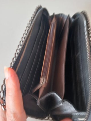Portafoglio donna nero con catena