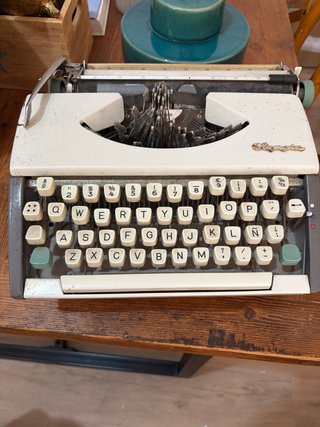 Máquina de escribir vintage Olympia