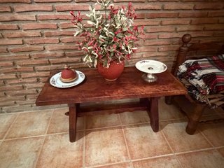 Mesa baja de madera maciza