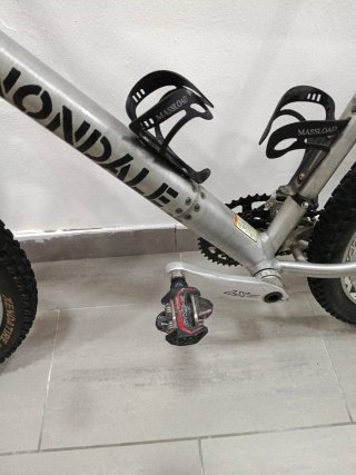 Bicicleta Cannondale F600