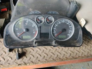 Cuadro  cuenta  kilómetros de Passat B5