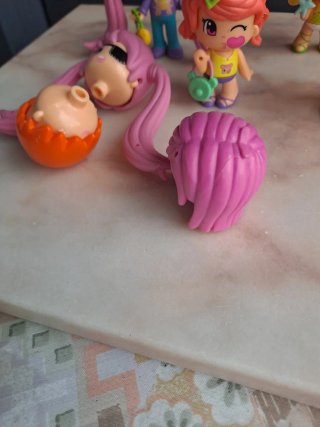 muñecos de famosa.