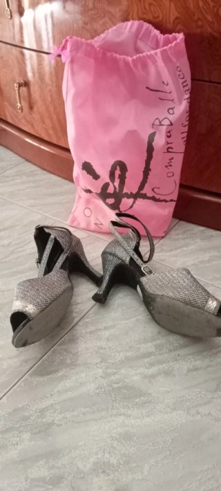 Zapatos de baile plateados