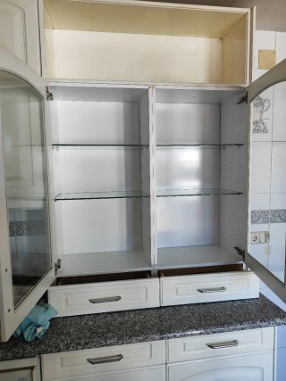 Vitrina con estanterías cristal y cajones