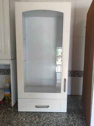 Vitrina con estanterías cristal y cajones