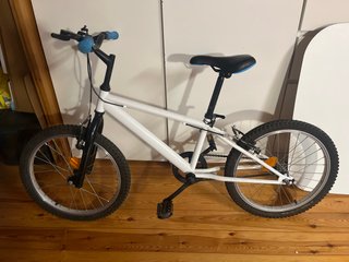 Bicicleta blanca infantil