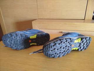 Zapatillas de montaña.