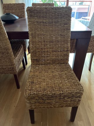 Silla de comedor de mimbre y madera