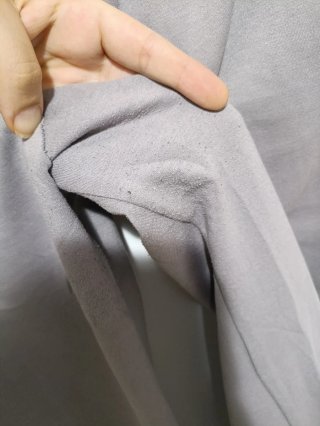 Pantaloni grigi comodi con spacchi