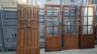 Puerta de madera rústica 80€ las 4