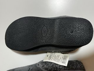 Zapatillas de estar por casa grises con copo de ni