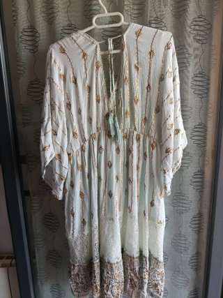 Vestido boho talla única blanco y dorado