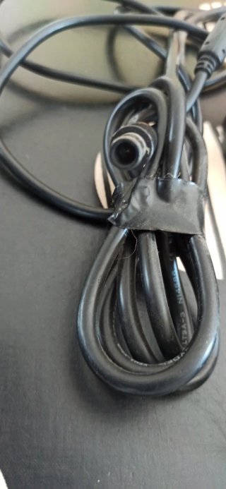 Cargador alimentador portátil Dell cable red regal