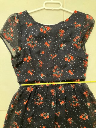 Vestido floral azul con lunares blancos Pimkie