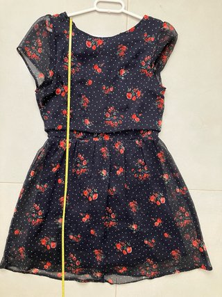 Vestido floral azul con lunares blancos Pimkie